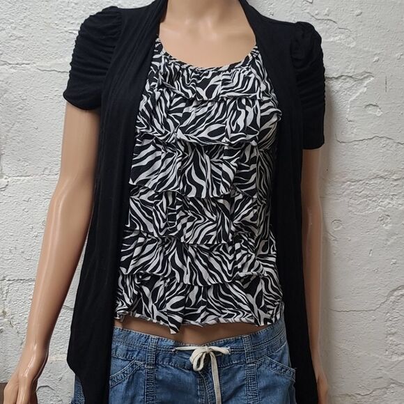 Amy byer ruffle zebra mock back cardigan blouse - Picture 4 of 7